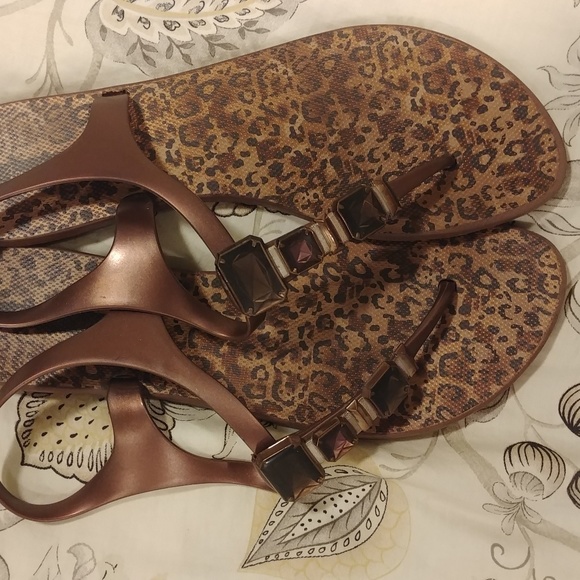 payless rubber shoes